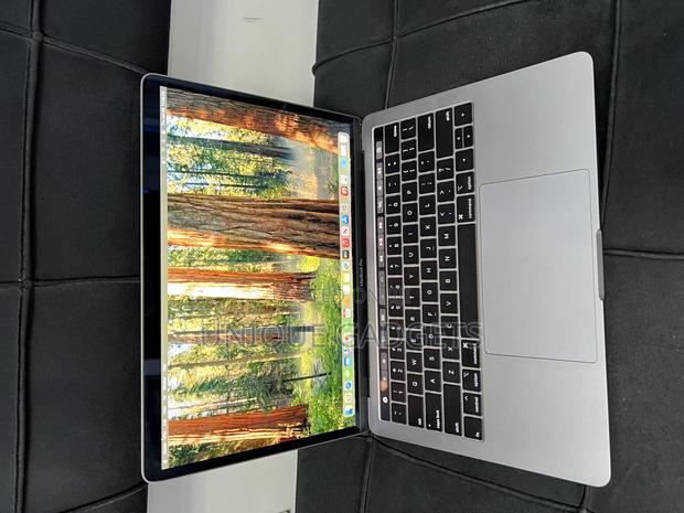 Laptop Apple MacBook Pro 2019 8GB Intel Core i5 SSD 256GB · Photo 2