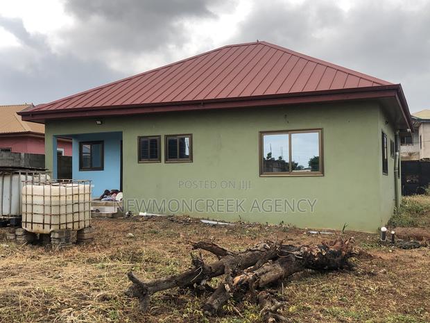 2bdrm Bungalow in Amrahia Toll Booth, Malejor for sale · Photo 4