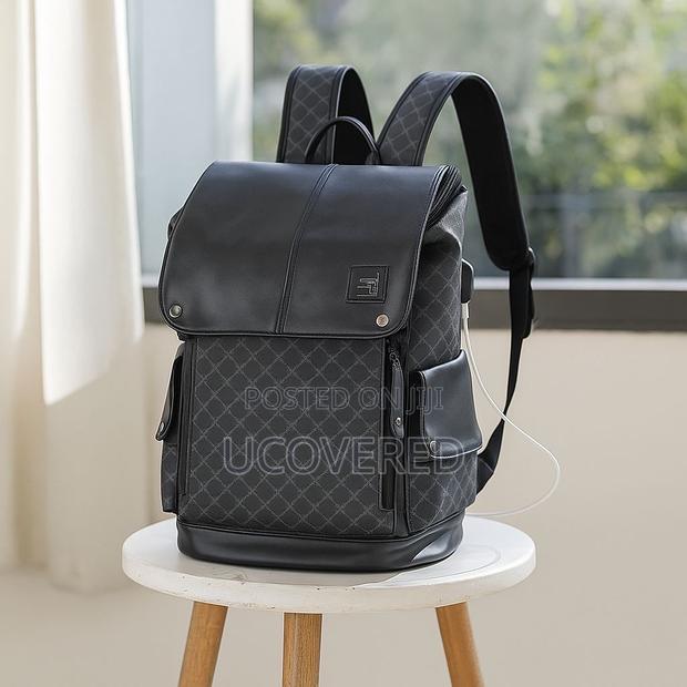Vintage Leather Travel Backpack Fit 15.6 Laptop Waterproof · Photo 2