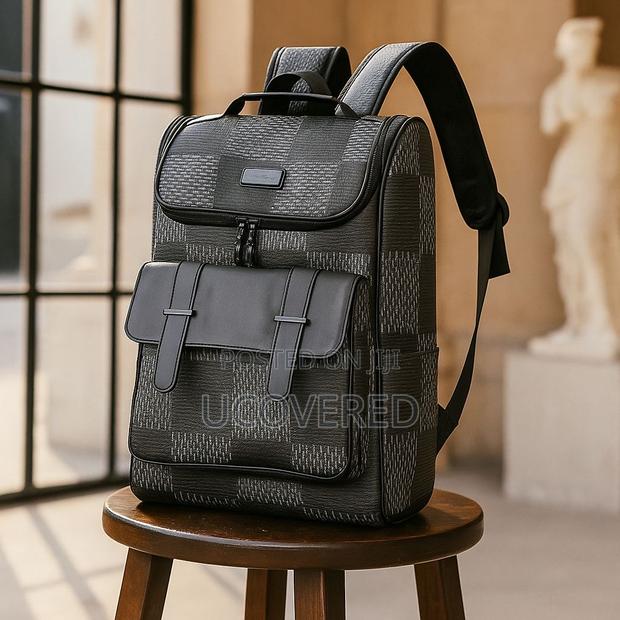 Vintage Leather Travel Backpack Fit 15.6 Laptop Waterproof · Photo 1