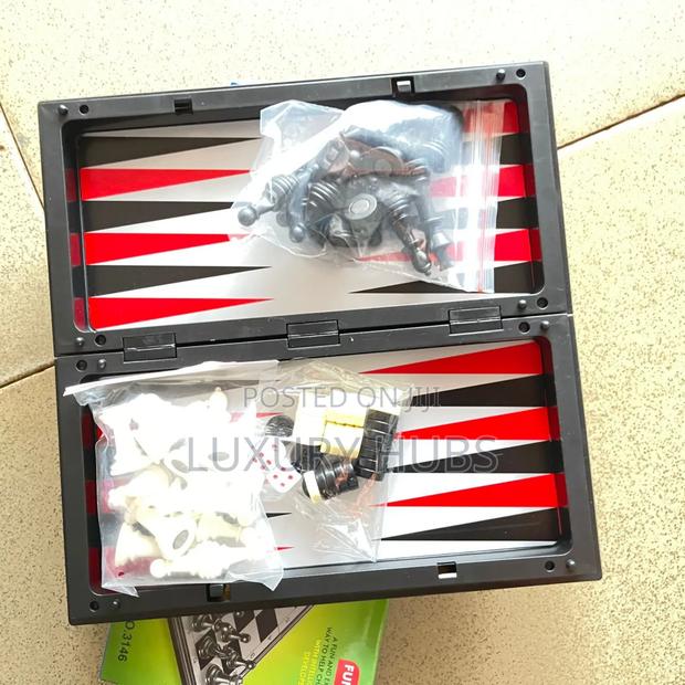 3 in 1 Chess Game (Foldable, Magnetic Board) · Photo 3