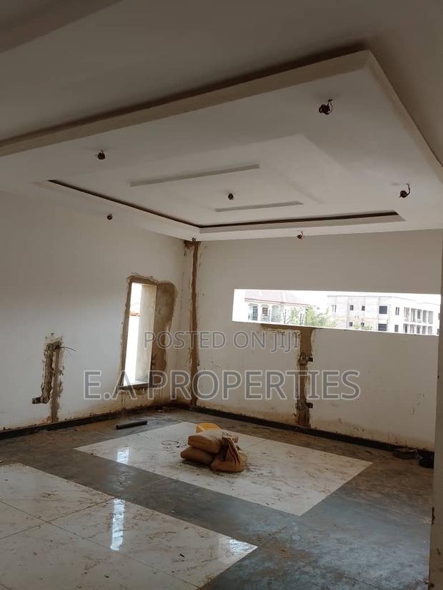 5bdrm House in E A Properties, Frafraha for sale · Photo 3