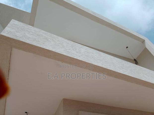 5bdrm House in E A Properties, Frafraha for sale · Photo 4