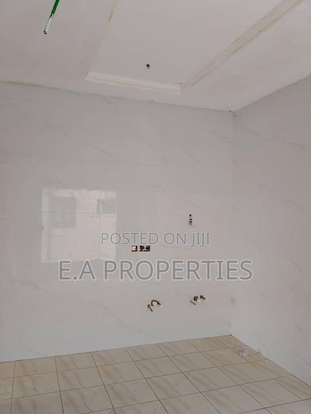 5bdrm House in E A Properties, Frafraha for sale · Photo 7