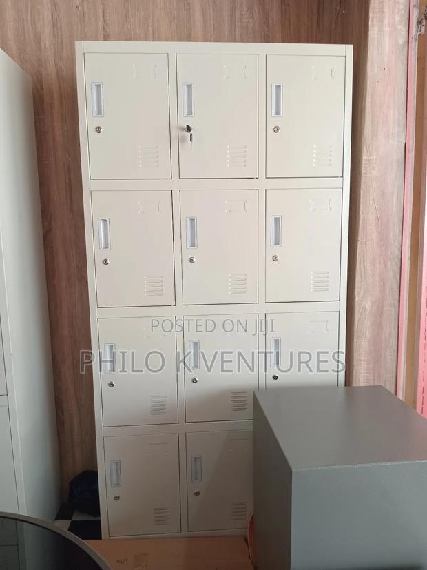 Cabinet With 12lockers Compartments · Photo 1