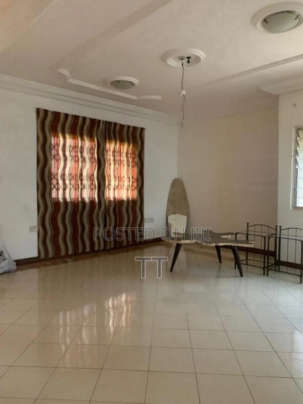 4bdrm House in Baatsona Total Close for rent · Photo 4