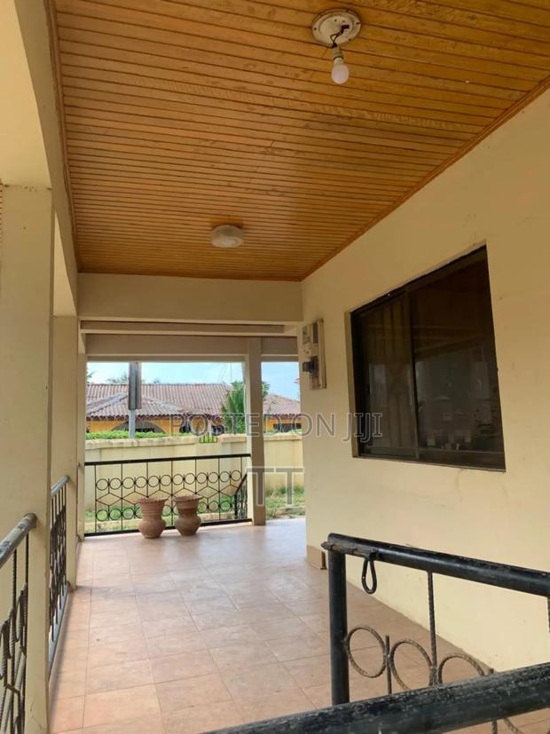4bdrm House in Baatsona Total Close for rent · Photo 8