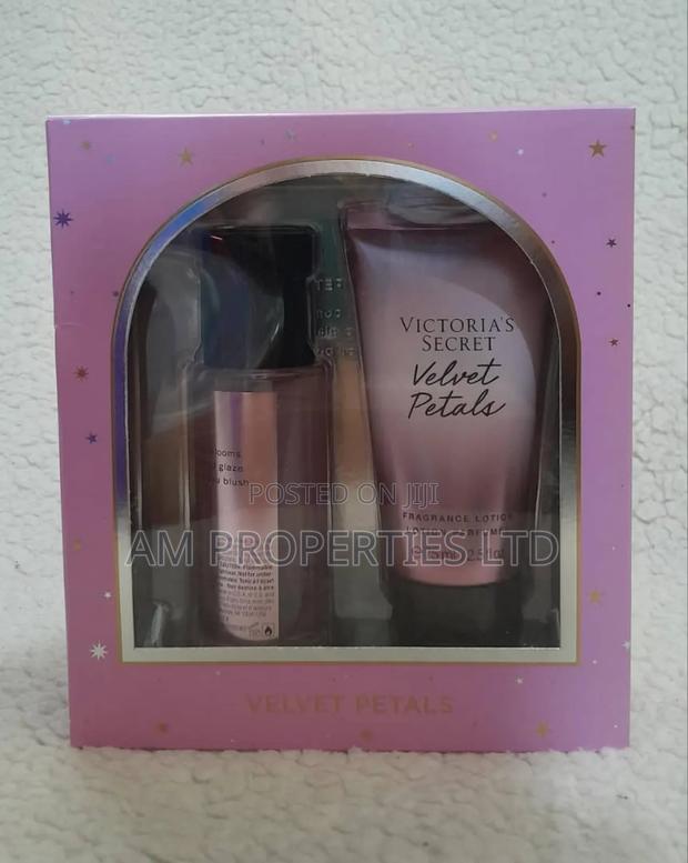 Victoria's Secret Travel Size Duo Set · Photo 1