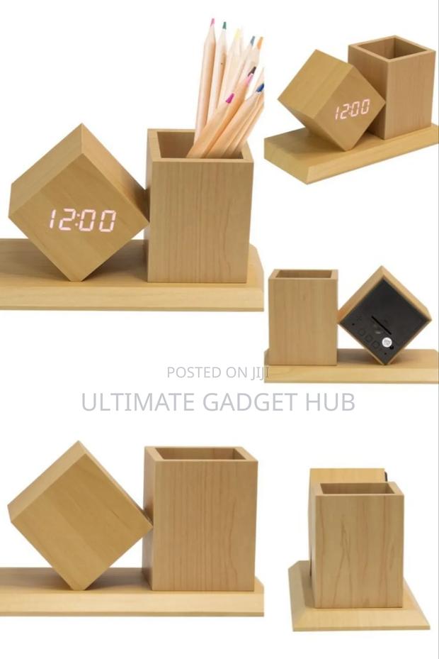 Desktop Clock With Pen Holder · Photo 4