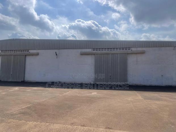 3,500 SQM at Tema 4 Rent · Photo 3