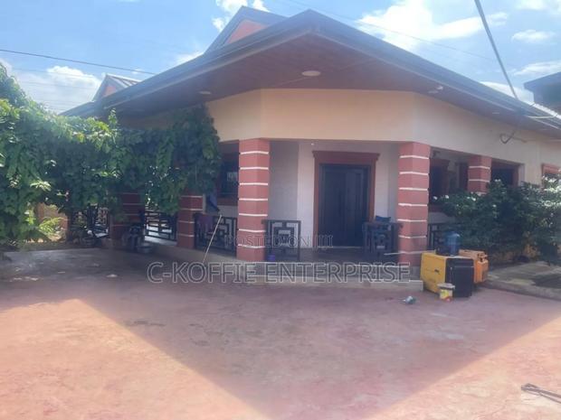 150sqm + 4bedrooms Self Compound at Tema Com 25 4 Rent · Photo 4