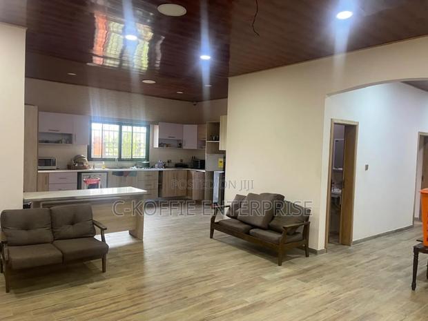 150sqm + 4bedrooms Self Compound at Tema Com 25 4 Rent · Photo 5