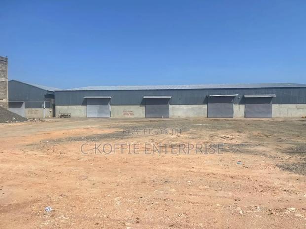 1,000 SQM Warehouse at Tema 4 Rent · Photo 1