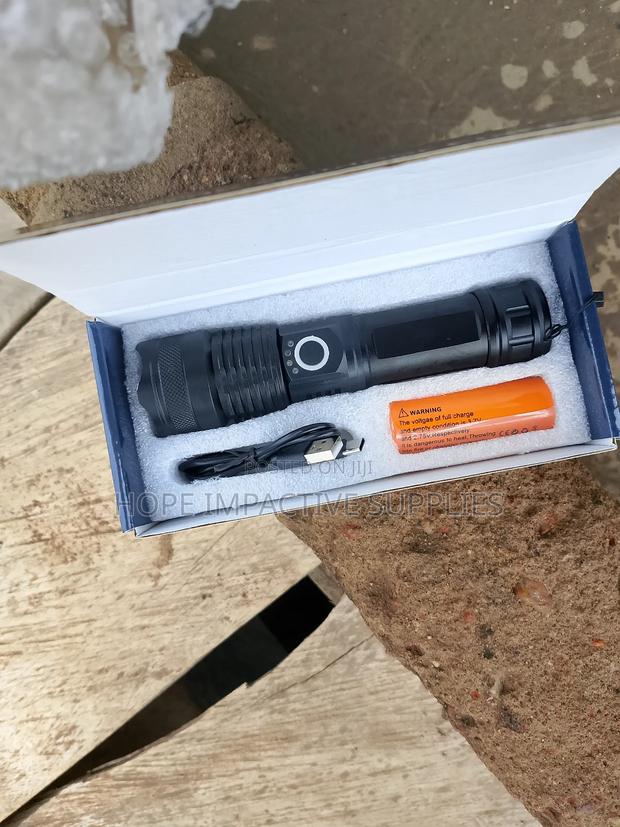 Ultra Powerful Hd Flashlight - Outdoor Long Lasting. · Photo 1