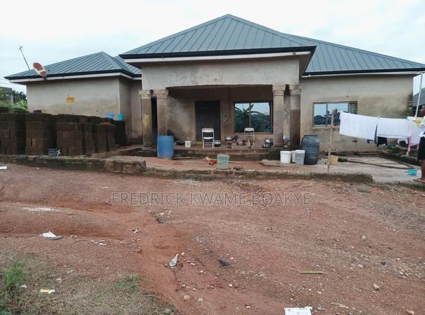 6bdrm House in Brother K Estate, Kumasi Metropolitan for sale · Photo 1