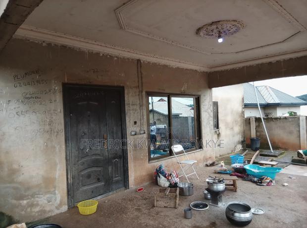 6bdrm House in Brother K Estate, Kumasi Metropolitan for sale · Photo 2