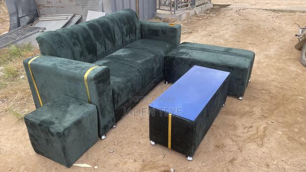 Green Velvet Material Sofa · Photo 2