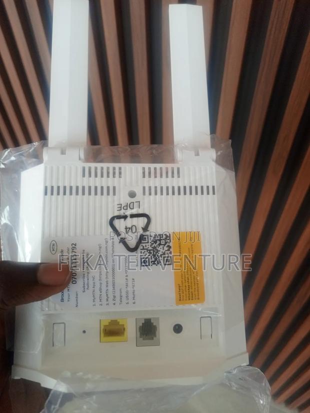 Universal 4g Sim Card Router With Power Bank · Photo 3