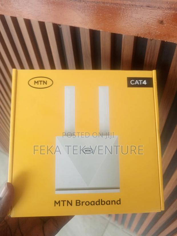 Universal 4g Sim Card Router With Power Bank · Photo 1