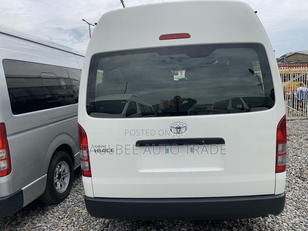 New Toyota HiAce 2024 White · Photo 2