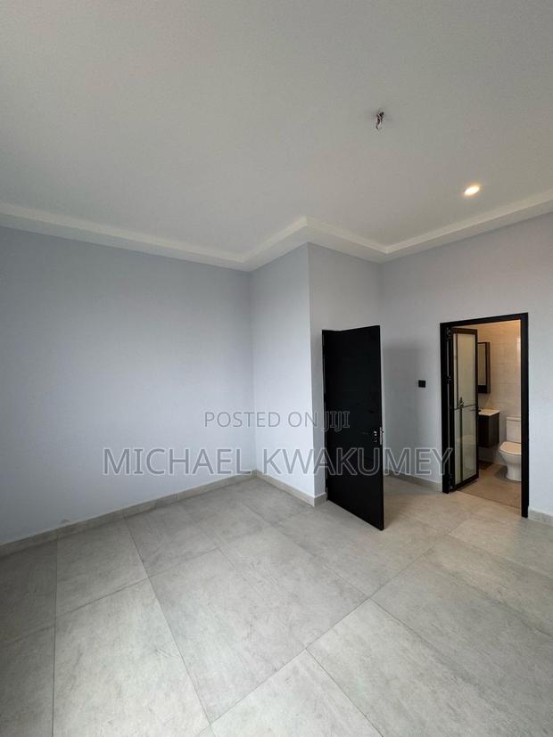 2bdrm Penthouse in Tema Metropolitan for rent · Photo 6