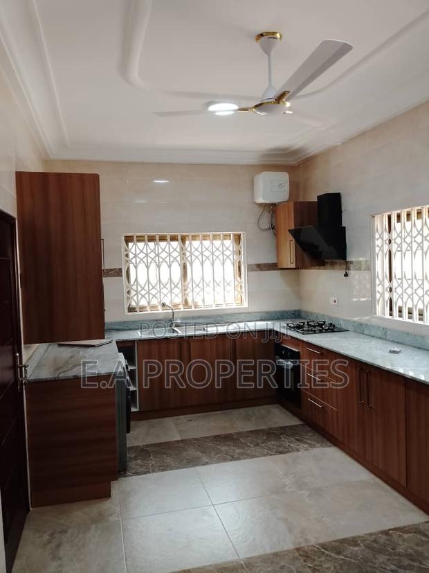 5bdrm House in E A Properties, Frafraha for sale · Photo 4