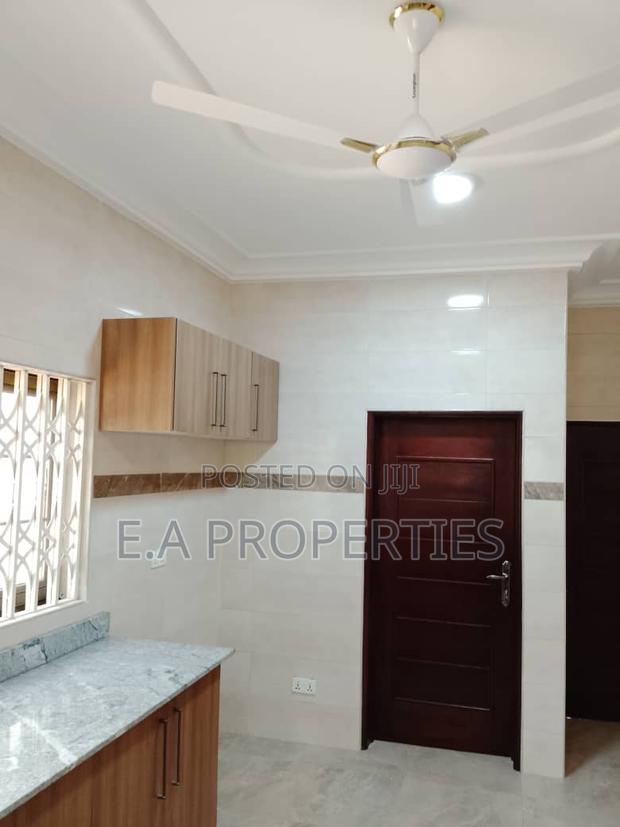 5bdrm House in E A Properties, Frafraha for sale · Photo 5