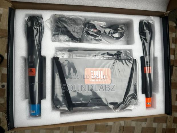 Jbl Vm888 Plus 2-in-1 Wireless Microphone · Photo 2