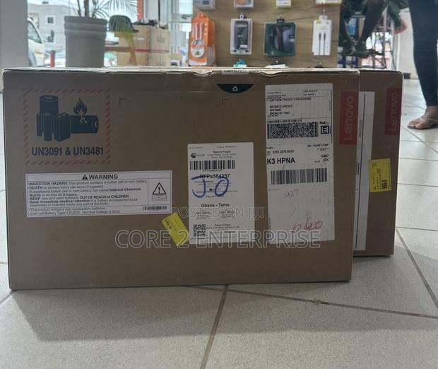New Laptop Lenovo Yoga 7i 16GB Intel Core Ultra 7 SSD 1T · Photo 3