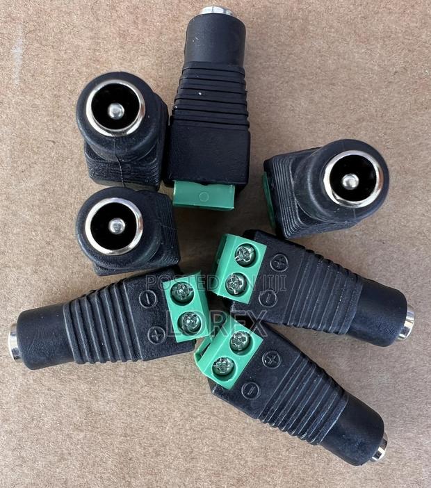 Power Connector Plug (Power Pin) for CCTV Camera · Photo 1