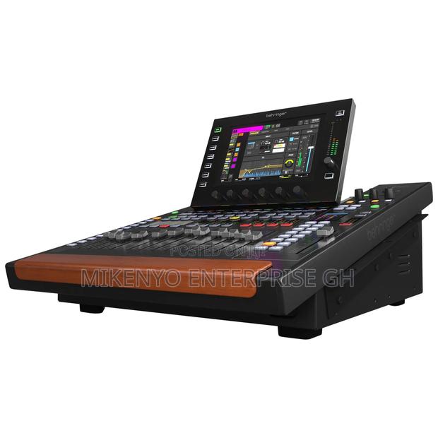 Behringer Wing Compact 48-Channel Digital Mixer · Photo 2