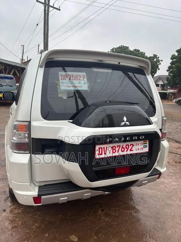 Mitsubishi Pajero 2020 White · Photo 1