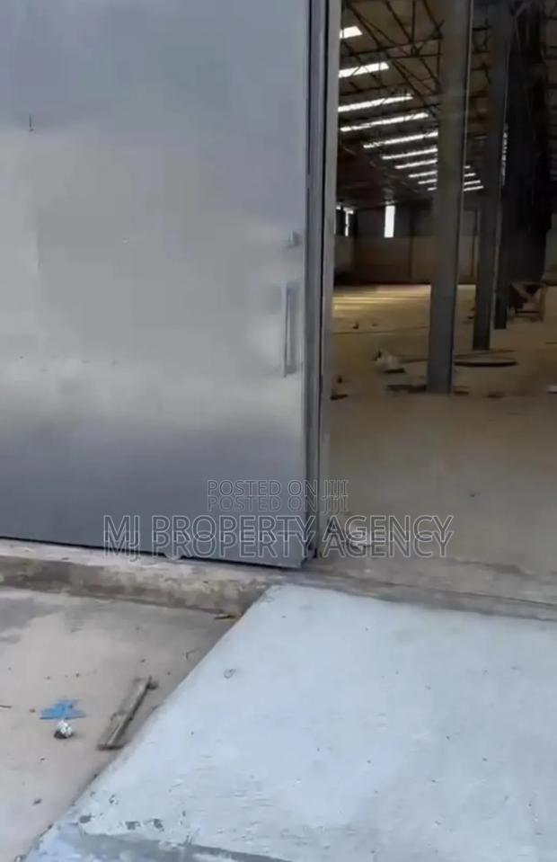 3600 Sqm Warehouse At Tema · Photo 4