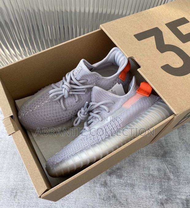 Adidas Yeezy 350 Grey/Orange · Photo 2