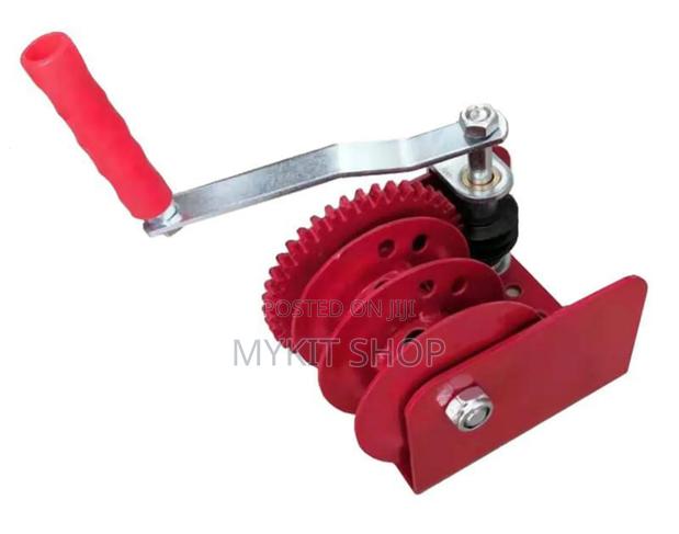 Winch for Raising or Lifting Poultry Tents · Photo 1