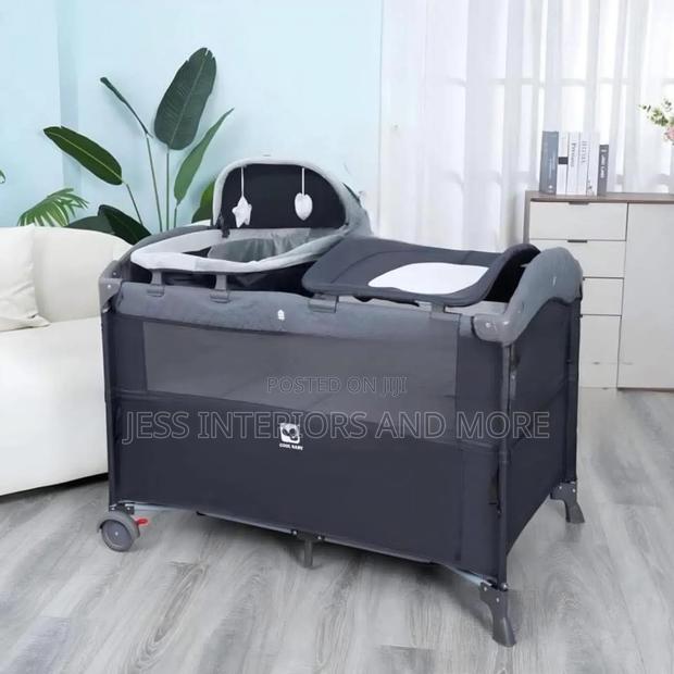 Baby Travel Cot · Photo 1