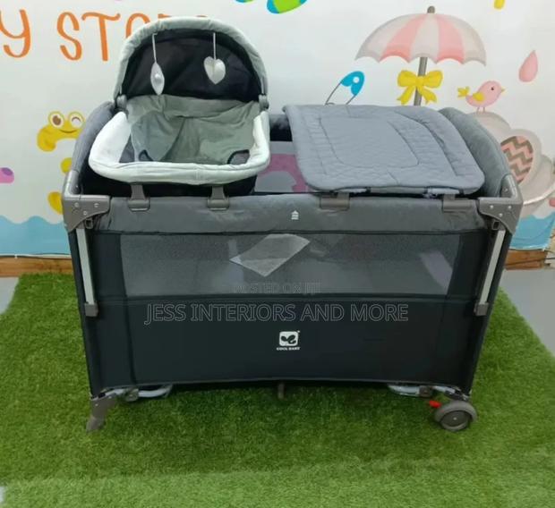Baby Travel Cot · Photo 2