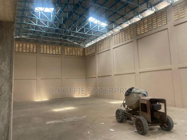 800 SQM Warehouse at Spintex · Photo 2