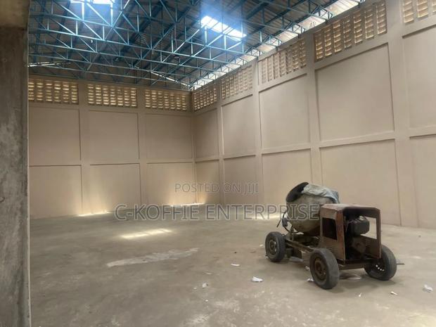 800 SQM Warehouse at Spintex · Photo 3