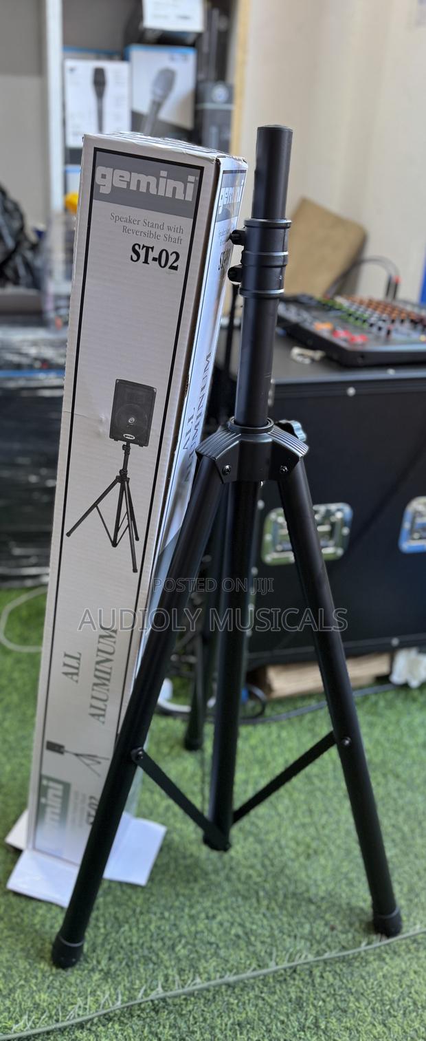 Speaker Stand With Reversible Shaft · Photo 3