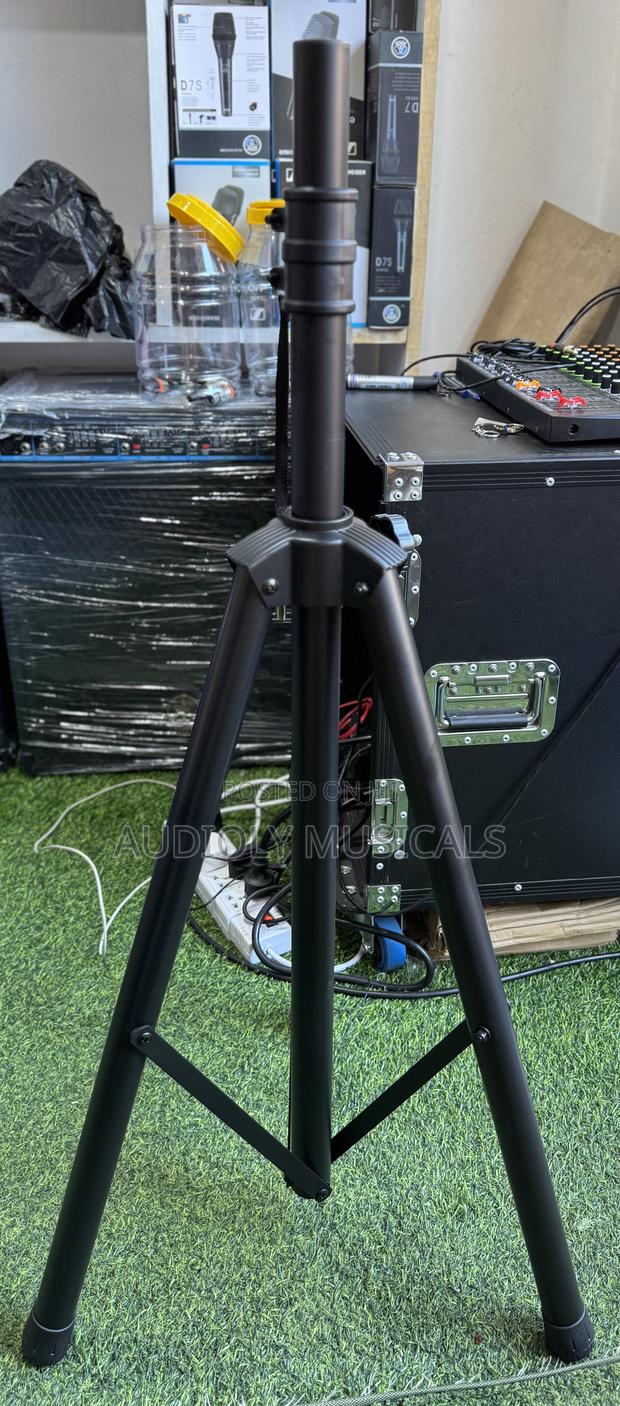Speaker Stand With Reversible Shaft · Photo 4