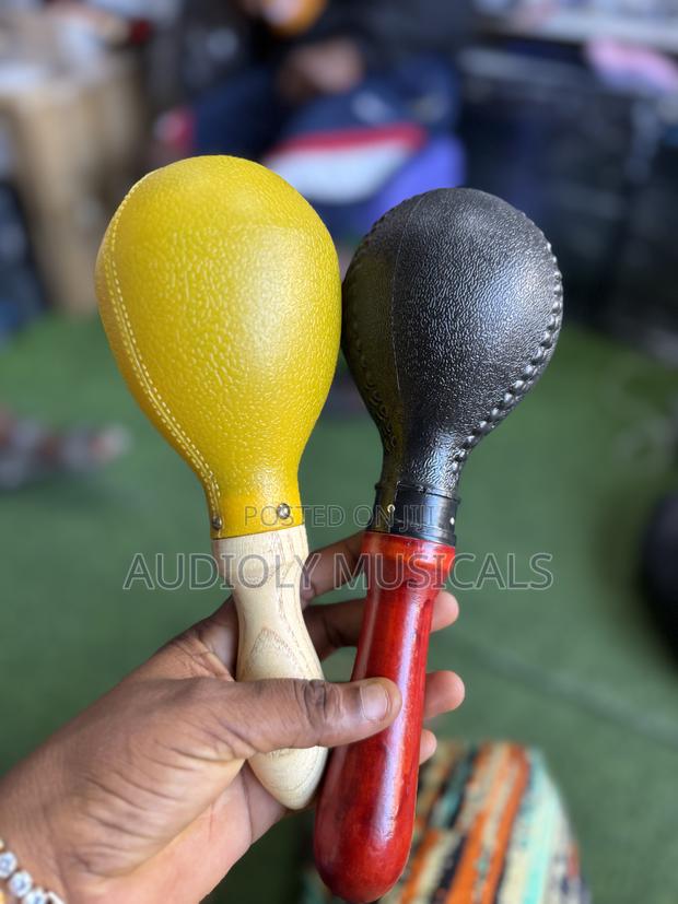 Hand Shaker (Maracas) Pair · Photo 1