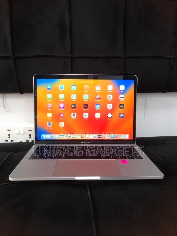 Laptop Apple MacBook Pro 2017 8GB Intel Core i5 SSD 256GB · Photo 1