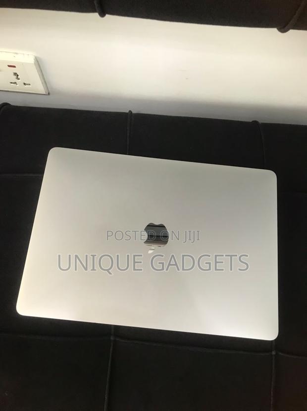 Laptop Apple MacBook Pro 2017 8GB Intel Core i5 SSD 256GB · Photo 3