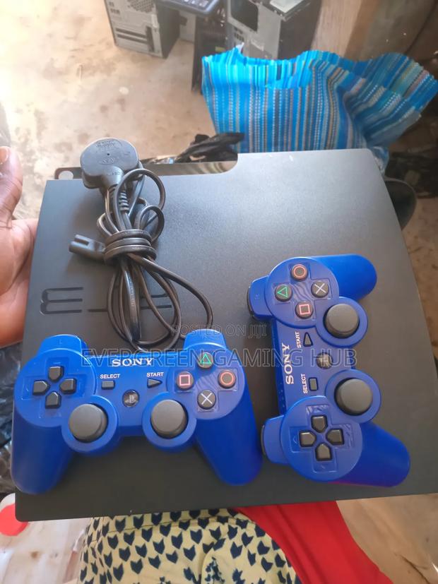 Ps3 Slim With 10 Games · Photo 2