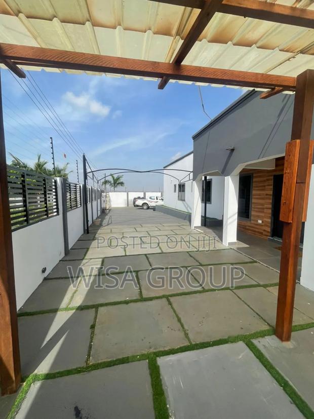 5bdrm Mansion in Wisa Group, Accra Metropolitan for rent · Photo 3
