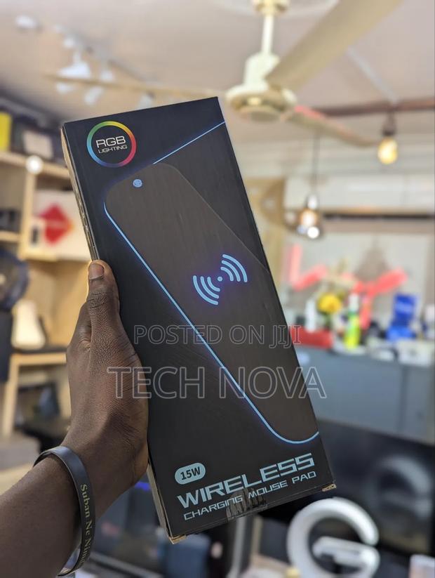 RGB Large Mousepad With Wireless Charging · Photo 1