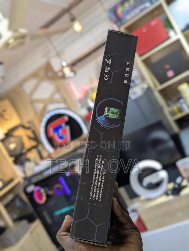 RGB Large Mousepad With Wireless Charging · Photo 3