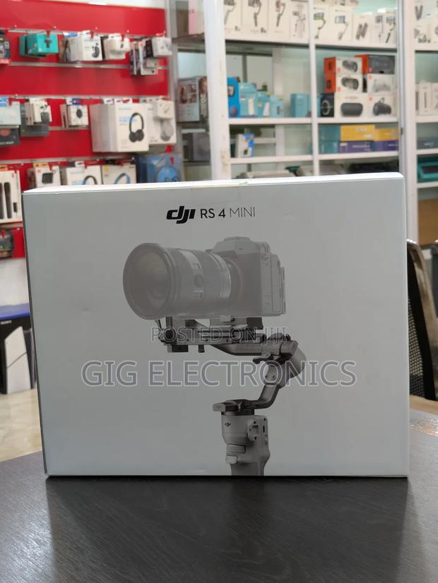 Dji Rs 4 Mini Handheld Gimbal Stabilizer · Photo 2