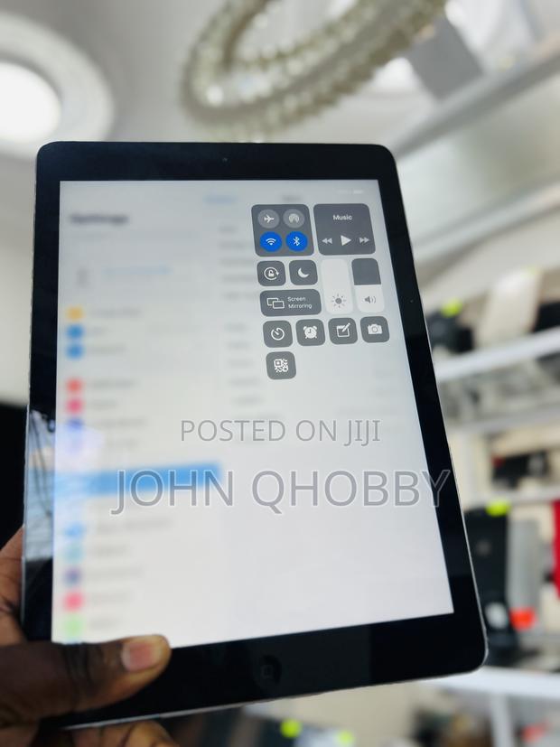 Apple iPad Air 16 GB Gray · Photo 5